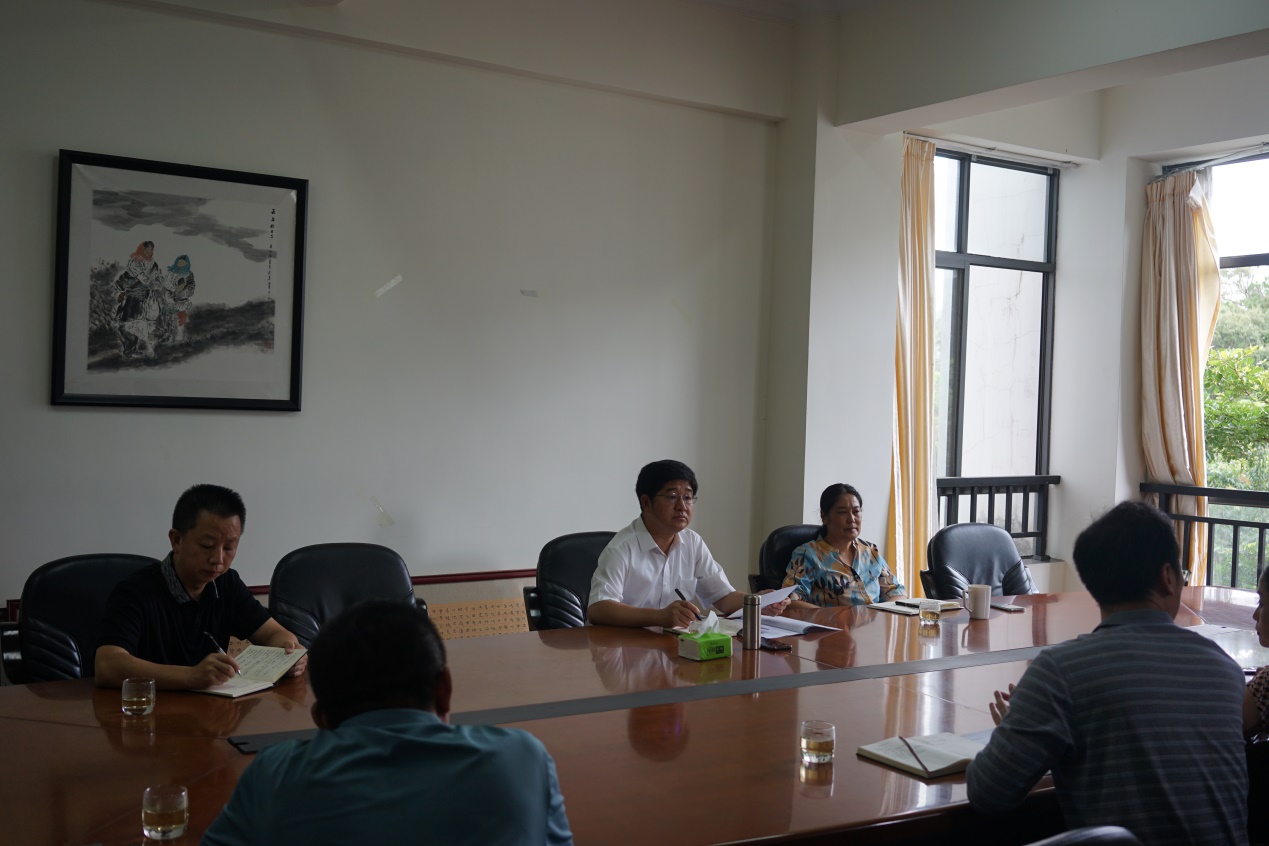 说明: H:\www.2396196827.com照片\2020\6月\陆平调研教务处学生工作处\DSC05048.JPG