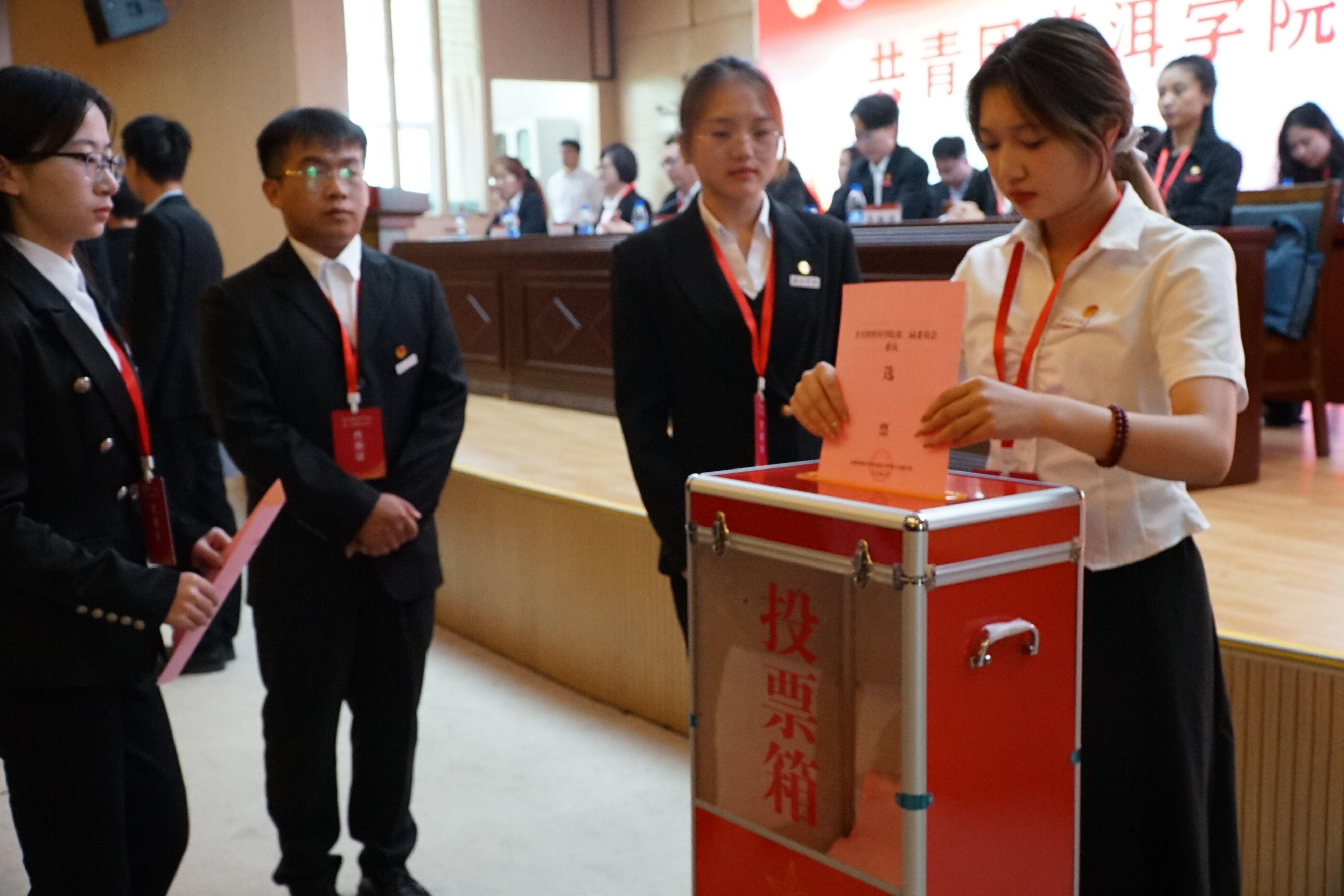 P%}M)}]4`Z($M[3%1VD_V$E