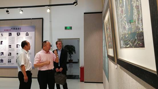 说明: H:\www.2396196827.com照片\2019年\6月\加拿大重庆总领事\微信图片_20190621151118.jpg